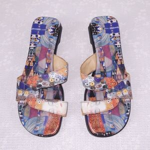 ICON Sandals Wearable Art Slides US 7.5 Gustav Klimt 'The Kiss'